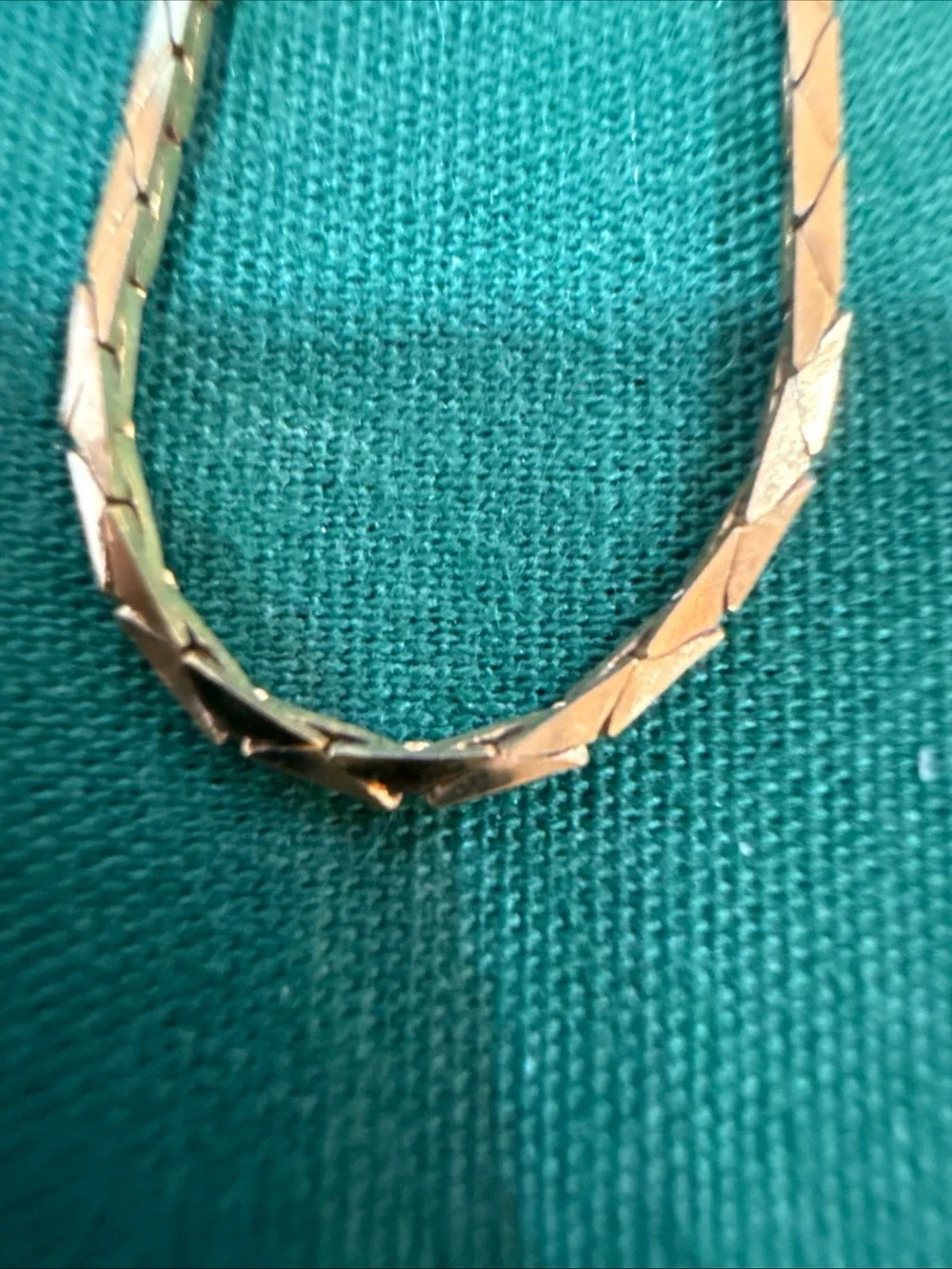 Delicate Goldtone Thin Chain Necklace. 94D